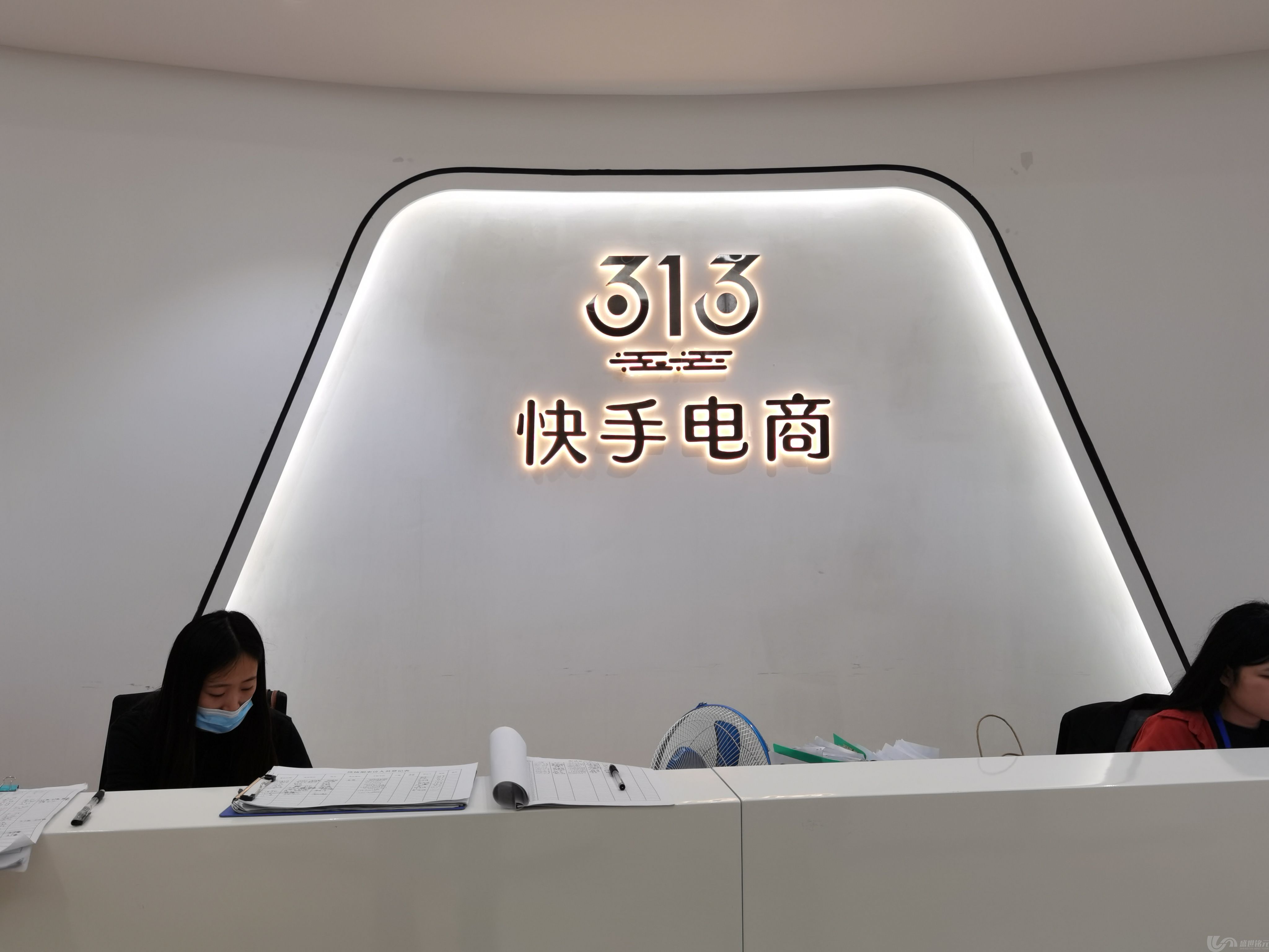 青浦广告公司这么设计，让公司更有“面子”！(图1)